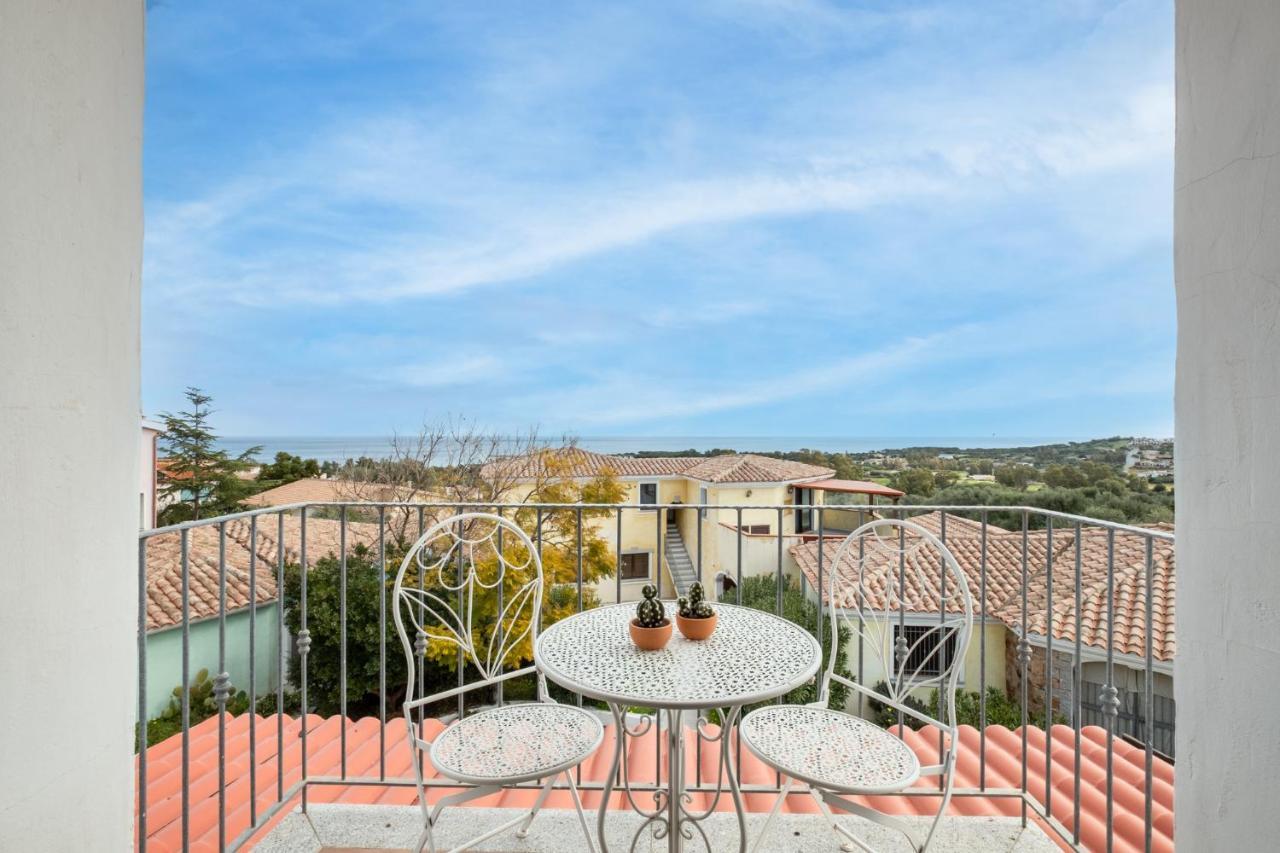 Oleandri Rossi Villa Tanaunella Exterior photo